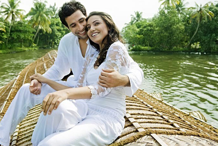  5 STAR   LUXUARY HONEYMOON PKG (LUXUARY HOUSEBOAT, LUXUARY HOTELS ETC)