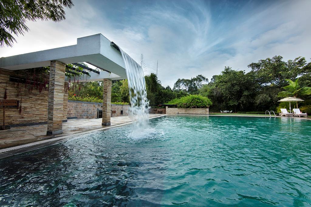 DAZZLING WEEKEND AT AMANVANA SPA RESORT-LUXURY RESORT IN COORG 