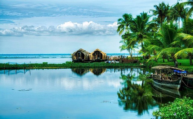 6NT & 7DYS STUNNING BACKWATERS AND EXOTIC BEACHES OF KERALA