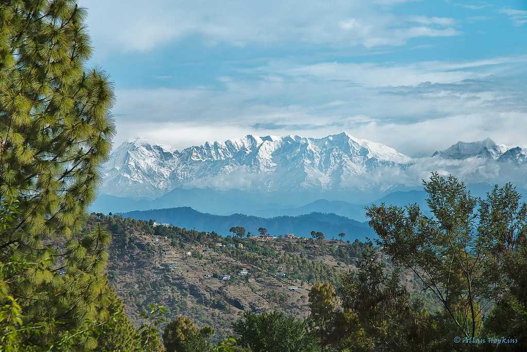 BEST OF HIMACHAL  - NAINITAL, ALMORA , GANGOLIHAT, KAUSANI  & RANIKHET